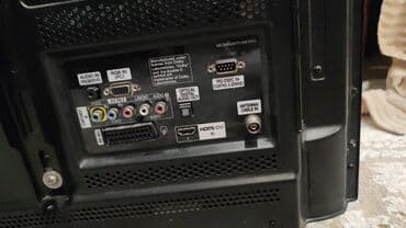 toshiba телевизор: Имеется подставка и крепеж на стену — 5