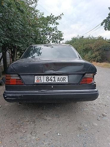 Mercedes-Benz W124: 1992 г., Седан — 6
