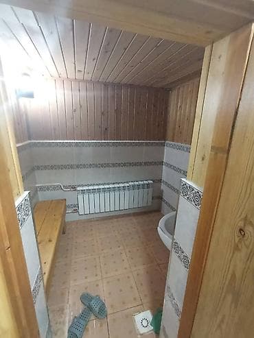 Продажа домов: Продаётся частный дом с большим крытым двором и отдельной кухонной — 8