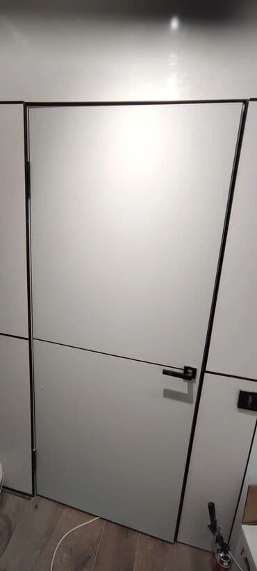 Продаю межкомнатные дверь 3 шт новые продаю с ручками петлями со