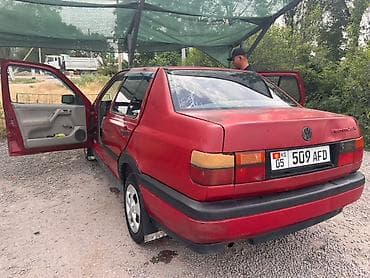 Продажа авто: Volkswagen Vento: 1992 г., 1.8 л, Механика, Бензин, Седан — 2