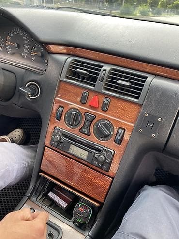 Продажа авто: Mercedes-Benz E-Class: 1998 г., 2.6 л, Автомат, Газ, Седан — 8