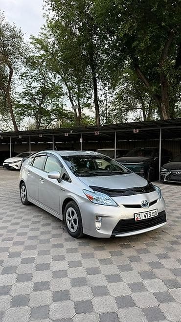 Toyota Prius: 2013 г., 1.8 л, Вариатор, Гибрид, Лифтбек