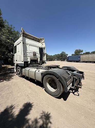 бутка продажа: Тягач, DAF, 2011 г., Тентованный — 4