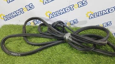 субару двери: Subaru Outback 2010 год, уплотнительные резинки передних дверей — 1