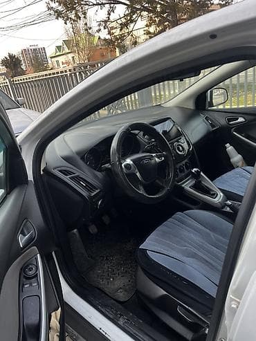 Ford: Ford Focus: 2012 г., 1.6 л, Автомат, Бензин, Универсал — 4