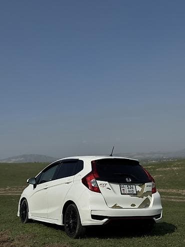 накидка фит: Honda Fit: 2018 г., 1.5 л, Автомат, Бензин, Хэтчбэк — 1