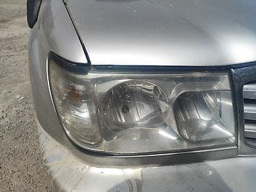 Комплект передних фар Toyota