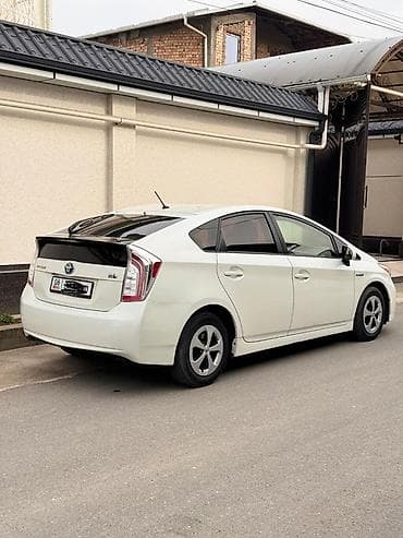 jaguar s type: Toyota Prius: 2015 г., Автомат, Гибрид, Лифтбек — 3