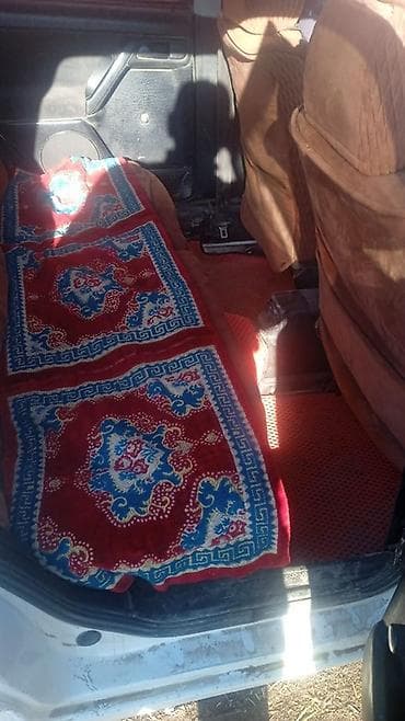 b class: Volkswagen Golf: 1994 г., 1.8 л, Ручные, Бензин, Хэтчбэк — 6