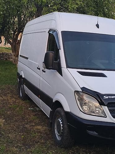 мерседес гигант кабина: Легкий грузовик, Mercedes-Benz — 2