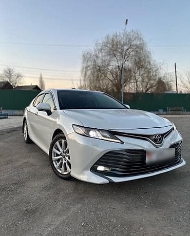 Toyota Camry: 2021 г., 2.5 л, Автомат, Бензин, Седан