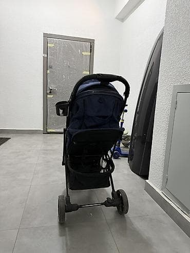 бекер коляска: Прогулочная коляска Berecobaby (надпись на ткани) в темно‑синем цвете — 3
