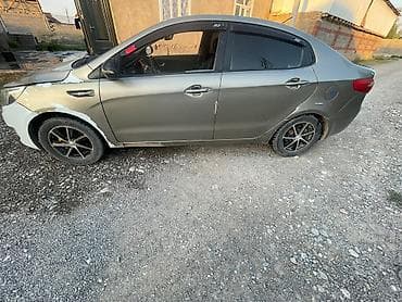 Унаа сатуу: Kia Rio: 2012 г., 1.6 л, Кол менен иштөөчү, Бензин, Седан — 3