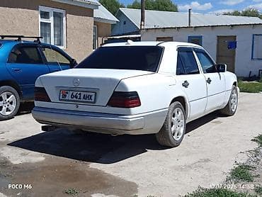 Mercedes-Benz W124: 1993 г., Механика, Седан — 7