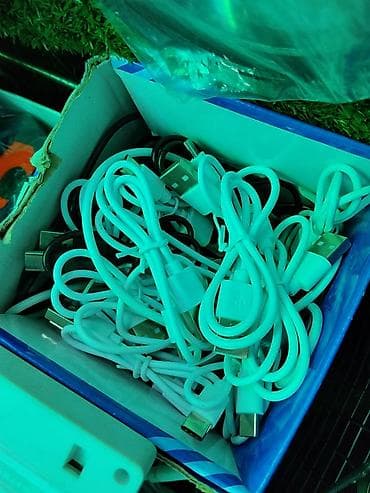Кабели для зарядки и передачи данных USB — USB‑C. - Разъёмы: USB‑A на at lalafo.kg Кабели для зарядки и передачи данных USB — USB‑C. - Разъёмы: USB‑A на