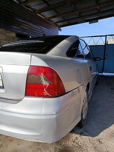 Opel: Opel Vectra: 2000 г., 1.8 л, Механика, Бензин, Седан — 7