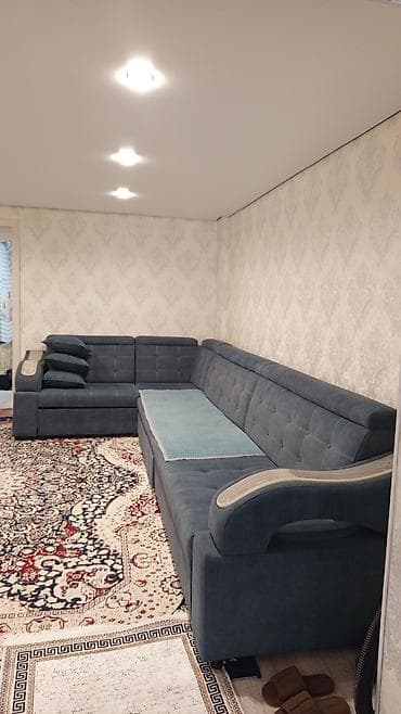 Угловые диваны: Угловой диван, C подушками — 1