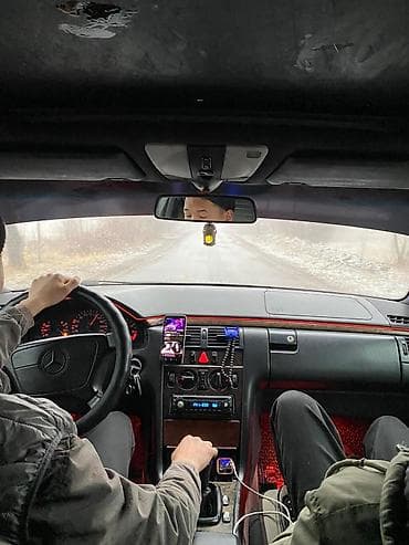 bid e2: Mercedes-Benz E-Class: 1996 г., 2.3 л, Ручные, Бензин, Седан — 4