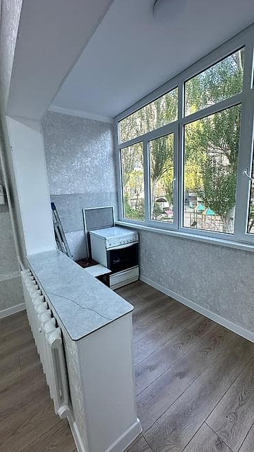 молодая гвардия баялинова: Продаю 1 комнатную квартиру. Аламедин 1.Хорошая локация,возле рынка — 2