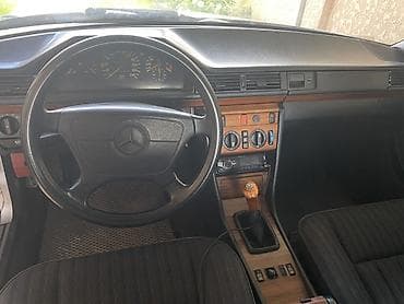 mers e124: Mercedes-Benz W124: 1993 г., 2.2 л, Механика, Бензин, Седан — 8