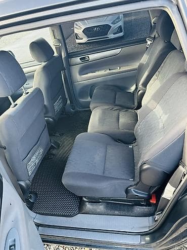 id 4: Toyota Avensis Verso: 2003 г., 2 л, Ручные, Бензин, Минивэн — 9