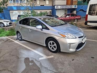 byd e2 2022: Toyota Prius: 2012 г., 1.8 л, Гибрид, Хэтчбэк — 4