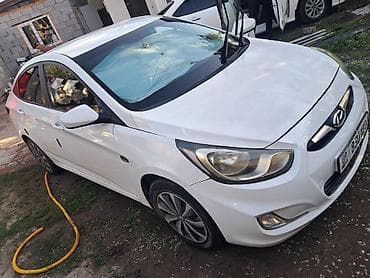 Hyundai Solaris: 2012 г., 1.6 л, Механика, Бензин, Седан