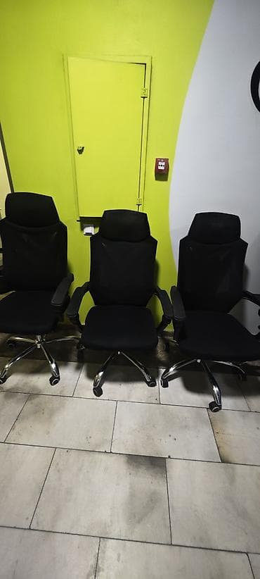 Офисные кресла: Офисное кресло, Б/у, С колесиками, цвет - Черный, Самовывоз — 3