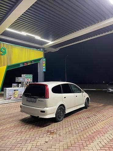 step wgn: Honda Stream: 2001 г., 2 л, Автомат, Бензин, Минивэн — 2