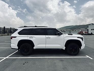 радиатр: Toyota Sequoia: 2023 г., 3.5 л, Автомат, Гибрид, Внедорожник — 5