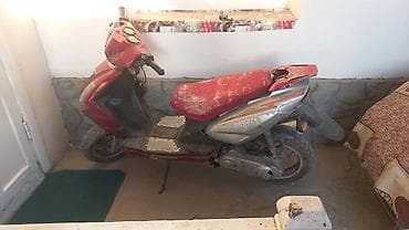 двигатель мопед: Скутер 50 см³ (бензиновый), красный Описание: мопед не на ходу мастер — 1