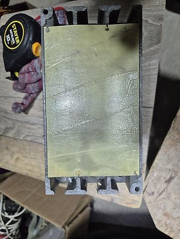 блоки питания 8: Рубильник(автомат) советский 2 шт
цена 1000сом за 2шт — 4