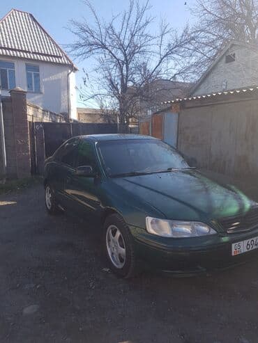 Honda Accord: 2000 г., 2 л, Механика, Бензиновая, Седан