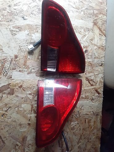 6d mark 2: Другой вид стоп-сигнала Toyota 2003 г., Б/у, Оригинал, Япония — 1