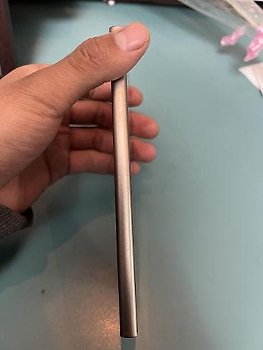 Мобильные телефоны: Samsung Galaxy S24 Ultra, Б/у, 256 ГБ, цвет - Бежевый, 1 SIM, eSIM — 3