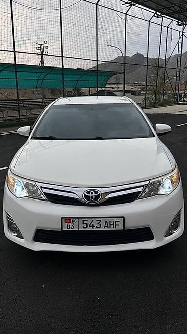 бублик машина: Toyota Camry: 2012 г., 2.5 л, Автомат, Бензин, Седан — 2