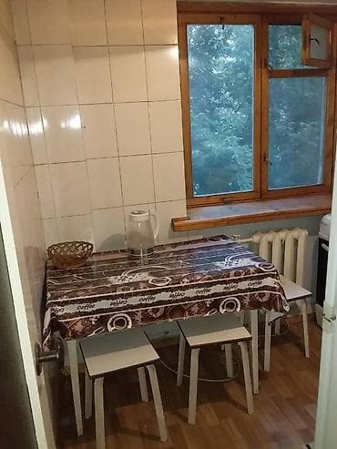 Батирлер: Сдаётся 1 комнатная квартира в самом центре города, по улице — 1