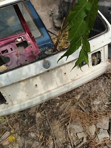second caddy hdd: Крышки багажника и задние двери для японских автомобилей (оригинал — 3