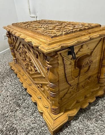резной сундук: Продаю сундук!
Ручная работа!
Материал- ОРЕХ!!! — 1