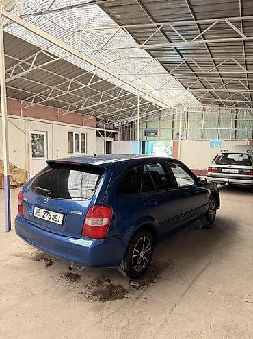 сокулук арал: Mazda 323: 2001 г., 1.6 л, Кол менен иштөөчү, Бензин, Хетчбек — 2