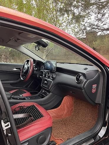 audi s8: Mercedes-Benz A-Class: 2015 г., 1.8 л, Робот, Бензин, Хэтчбэк — 10