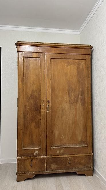 старинный шкаф для одежды: Шифоньер, шкаф для одежды, Прямой, Дерево — 2