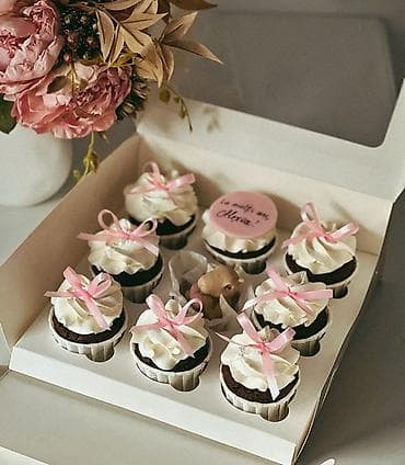 Букеты из игрушек: Капкейки ручной работы в подарочных коробках. - Нежные бисквитные — 3