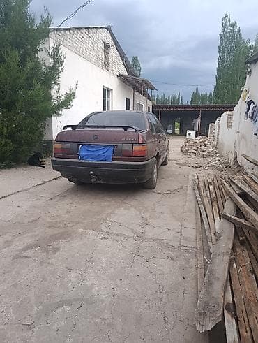 Унаа сатуу: Volkswagen Passat: 1989 г., 1.8 л, Седан — 3