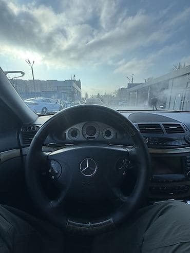 круглые: Mercedes-Benz E-Class: 2004 г., Седан — 6