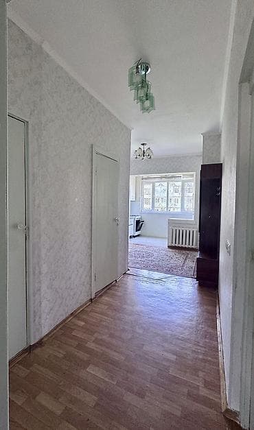 квартира 8 мкр: 1 комната, 35 м², 106 серия, 7 этаж, Косметический ремонт — 5