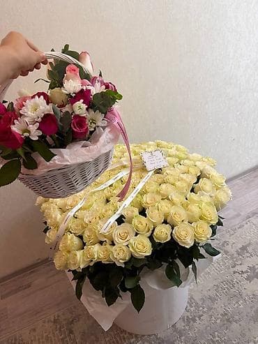 корзина для хлеба: Есть уступка. ГолландскиеРозы в шляпной коробке + — 1