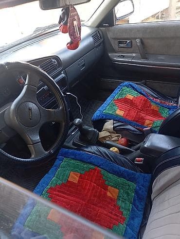 daf 2001: Mazda 626: 1989 г., 2 л, Механика, Бензин, Седан — 5