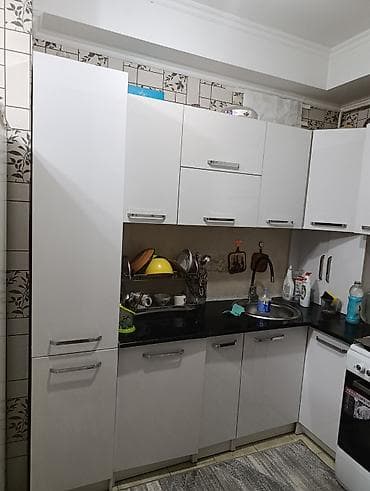 гарнитур кух: Продаю кухонную гарнитуру, в хорошем состоянии, белый, столечница — 2
